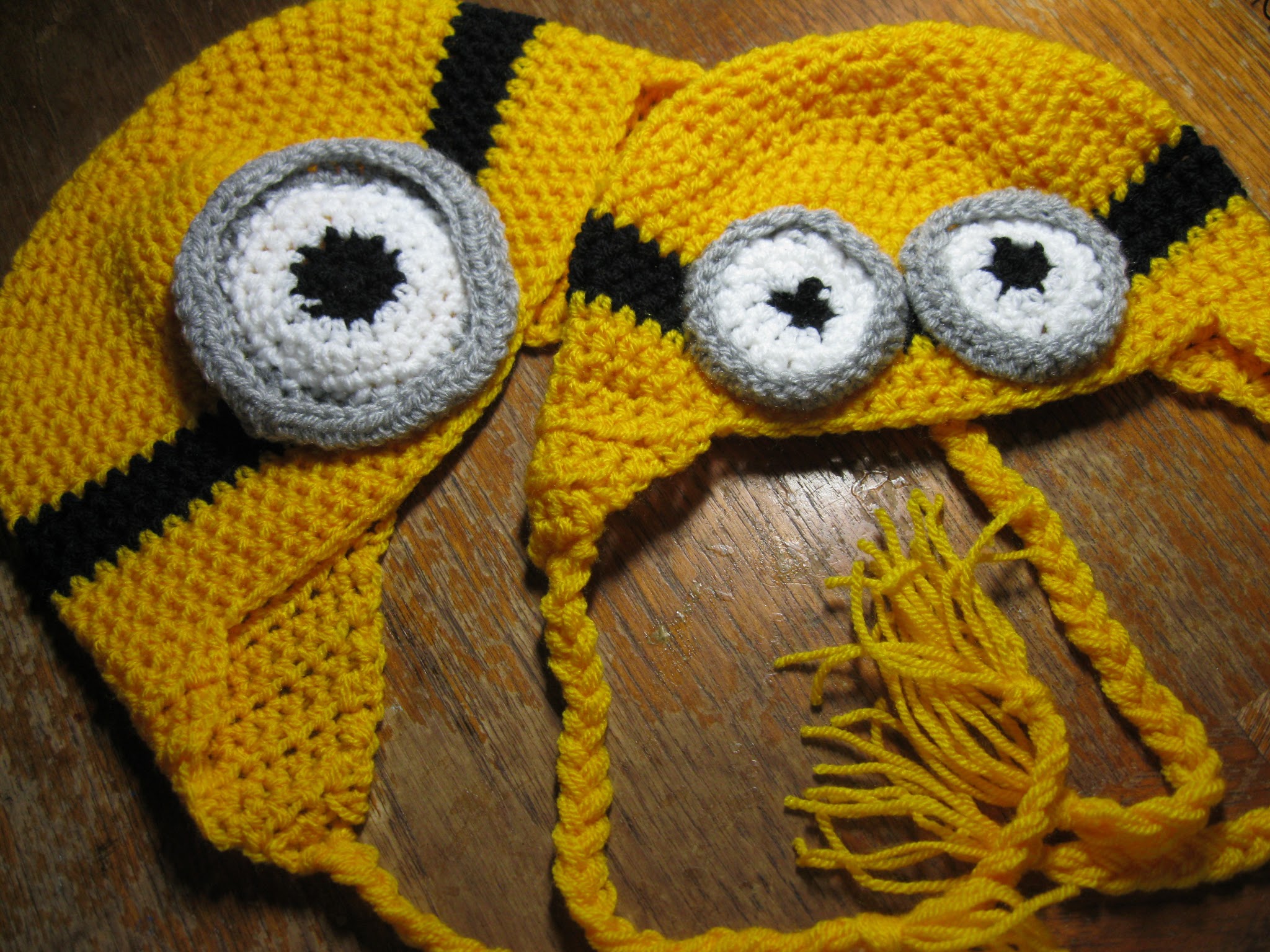 Crafts and Crafting: Minion hats for Mama